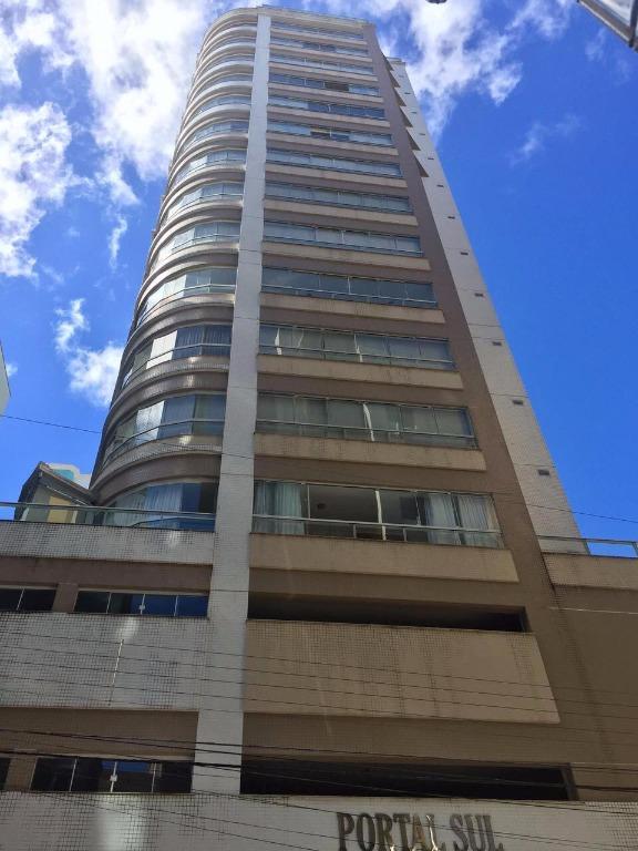 Apartamento residencial à venda, Centro, Balneário Camboriú.