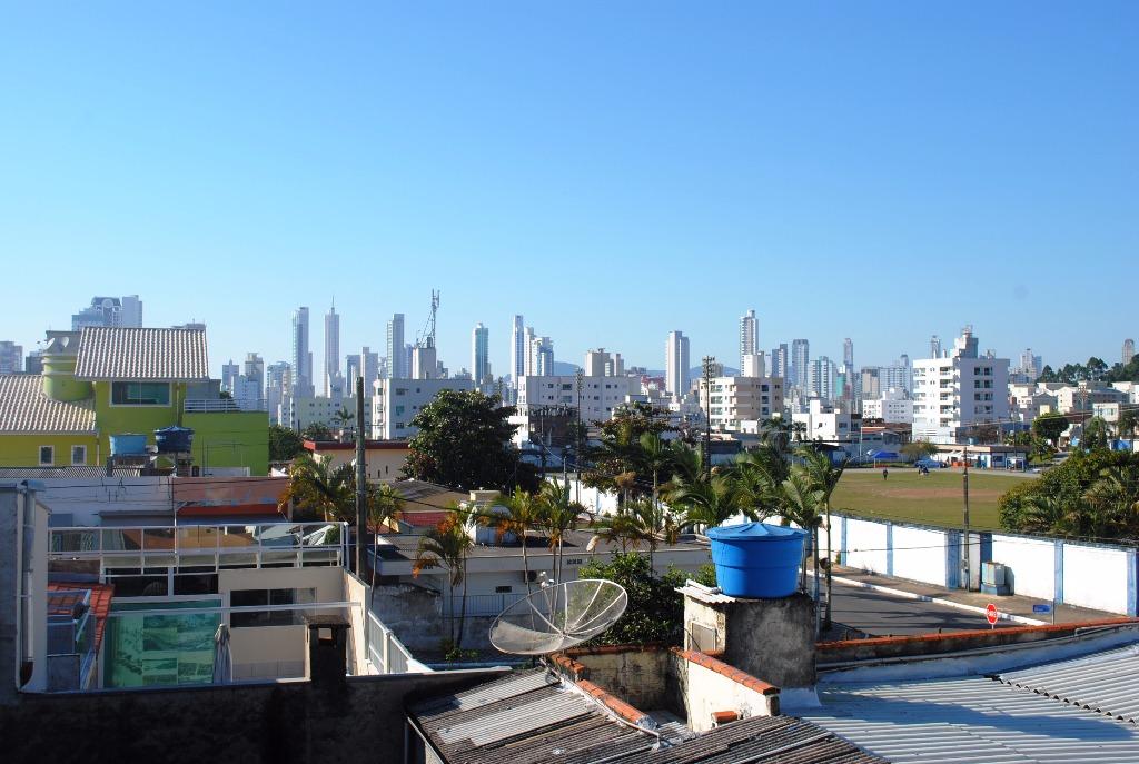 Casa residencial à venda.