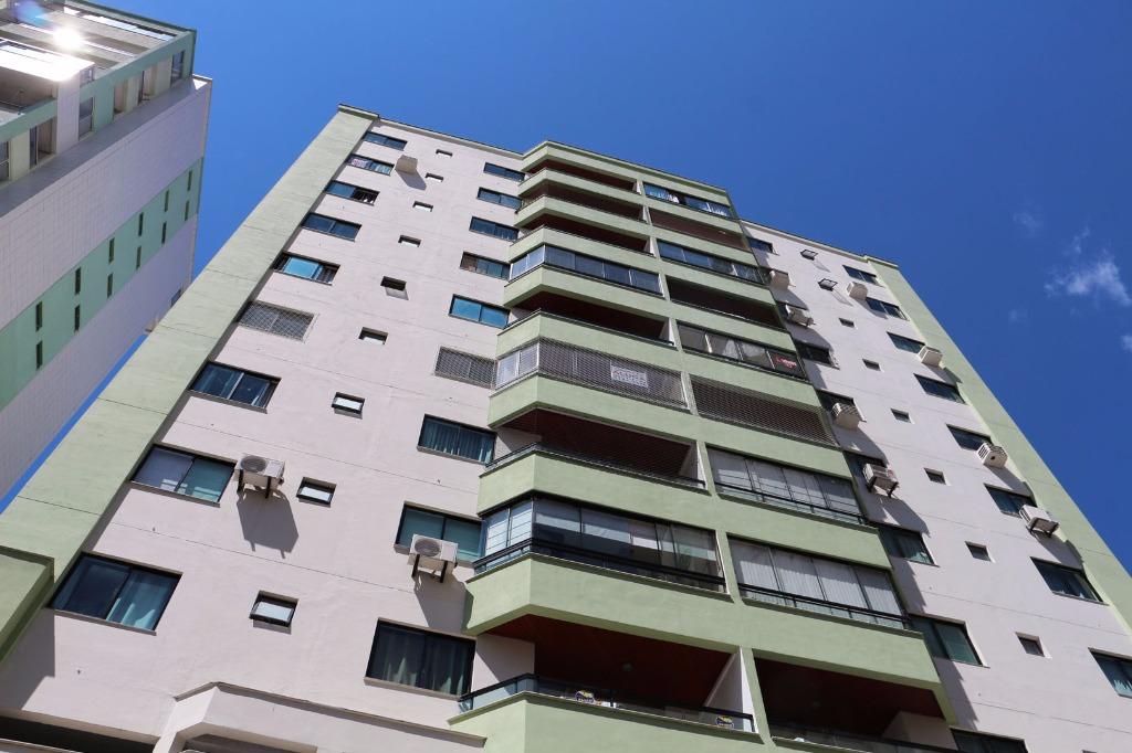 Apartamento residencial à venda, Centro, Balneário Camboriú.